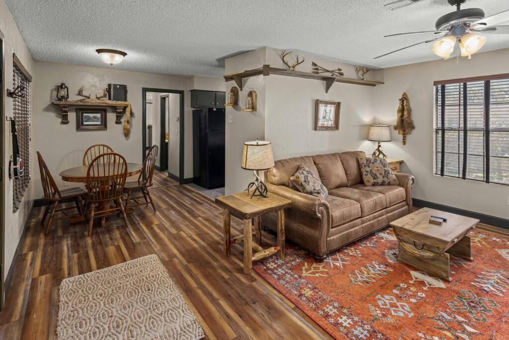 Stonegate Lodge Bear'S Den Kitchen, Pool, Firepit, Wifi ,Smart Tvs Eureka Springs Exteriör bild